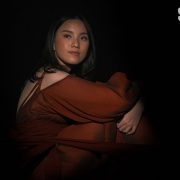 ‘Pursuit’ single terbaru Amanda Fedora berkolaborasi dengan Andi Rianto