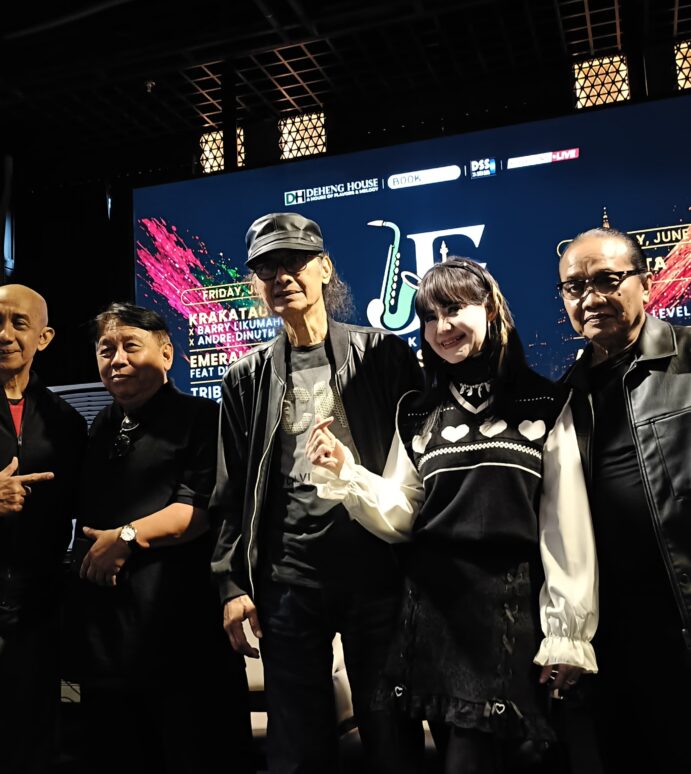 DALAM SATU PANGGUNG BERSEJARAH KONSER 7 BINTANG INDONESIA HADIRKAN TUJUH LEGENDA MUSIK NASIONAL